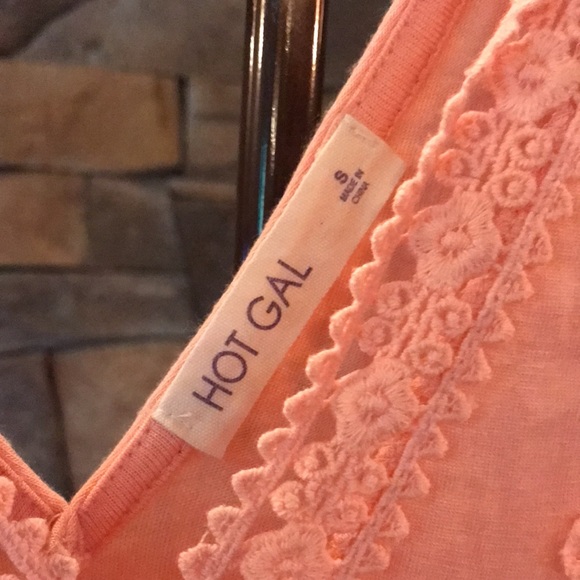 Flowy Light Coral Tank Top, size Small - Picture 2 of 3